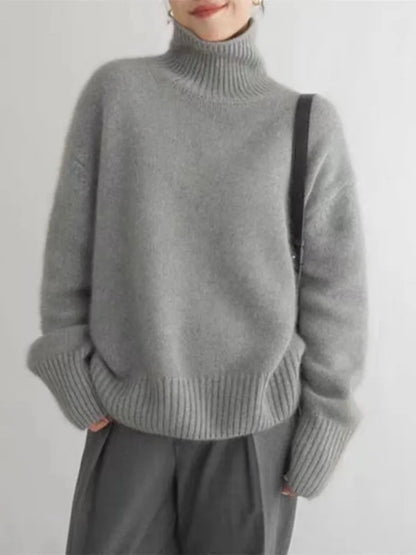 Isabel | Elegant Turtleneck