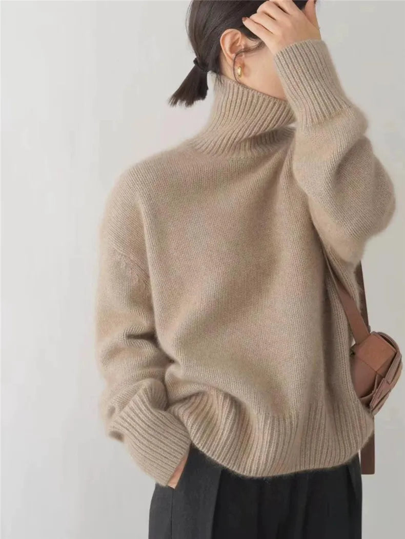 Isabel | Elegant Turtleneck